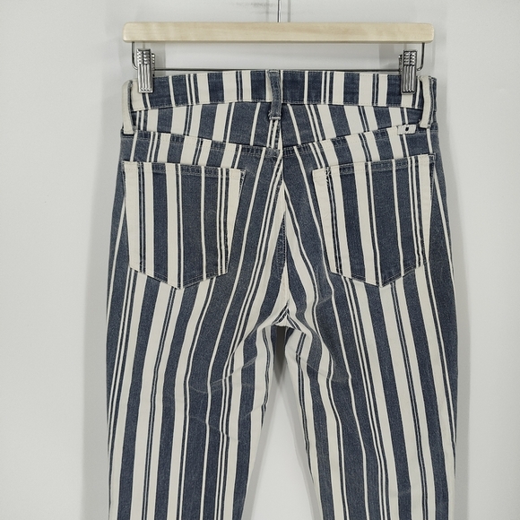 Lucky Brand | "Bridgette Mini Boot" jeans - Picture 6 of 9